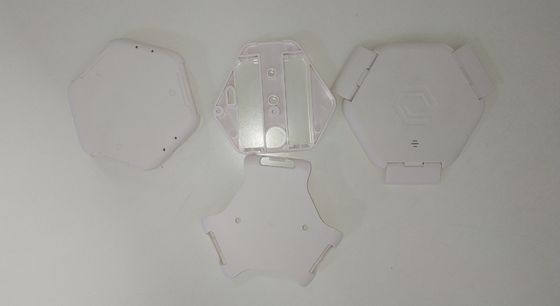 Laser découpant les pièces en plastique décoratives de moulage par injection d'ABS