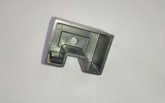 Le GV les moulages mécanique sous pression à haute pression d'aluminium de pièces de moulage mécanique sous pression saupoudrent le revêtement
