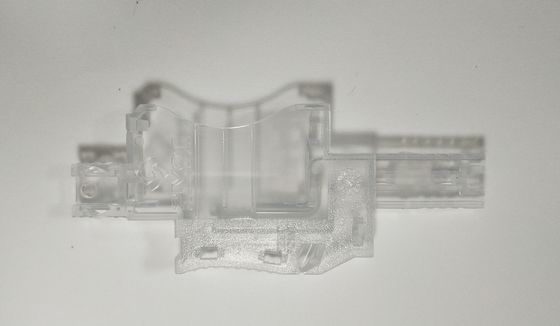 Le laser découpant la par injection moulage les moulages par injection en plastique de pièces HRC 32