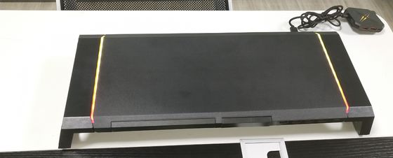 Étagère de moniteur métallique SECC avec plaque tournante USB3.0 / charge sans fil