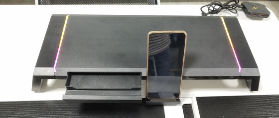 Étagère de moniteur métallique SECC avec plaque tournante USB3.0 / charge sans fil