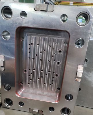 Surface de polissage par injection de moules à chaud à haute précision pour les produits de base