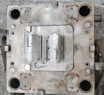 La fabrication de plastique facilité par une solution de moulage par injection de finition de surface lisse