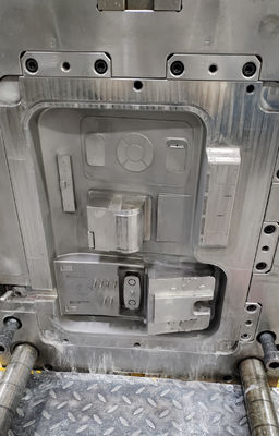 La fabrication de plastique facilité par une solution de moulage par injection de finition de surface lisse