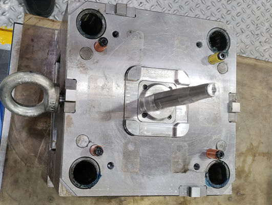 Solution de moulage par injection à cavité unique personnalisée à température de moule de 150 à 200 °C
