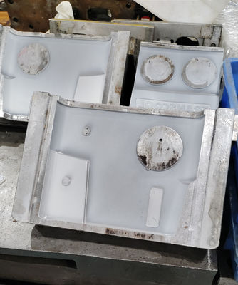 Système de moulage par injection personnalisable à usage général pour la production multicouche
